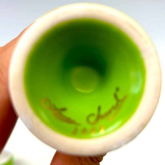 2009 LAURA SECORD  apple green ceramic egg cups with 3 raised bunnies design - Picture 4 of 6